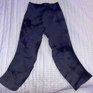 LULULEMON dark tie die cropped leggings!